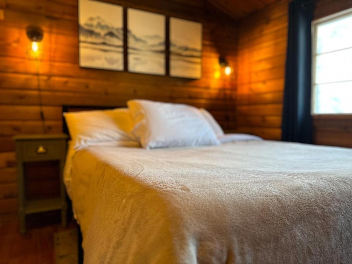 Village Vibes Deck And Bbq Duck Creek Village 外观 照片