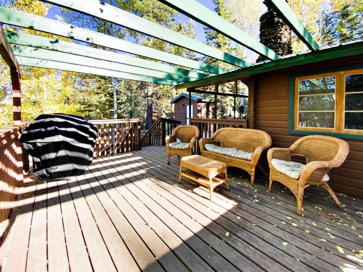 Village Vibes Deck And Bbq Duck Creek Village 外观 照片